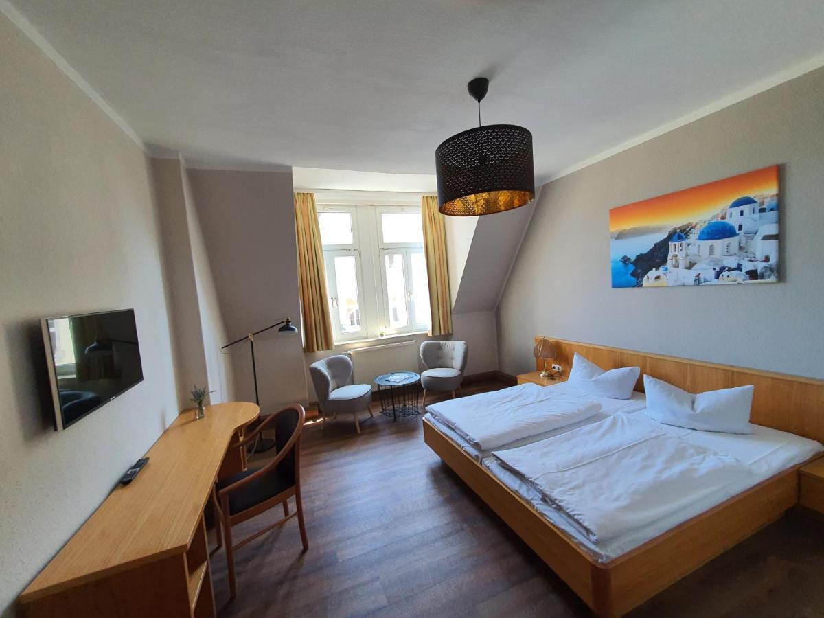 Doppel- oder Zweibettzimmer